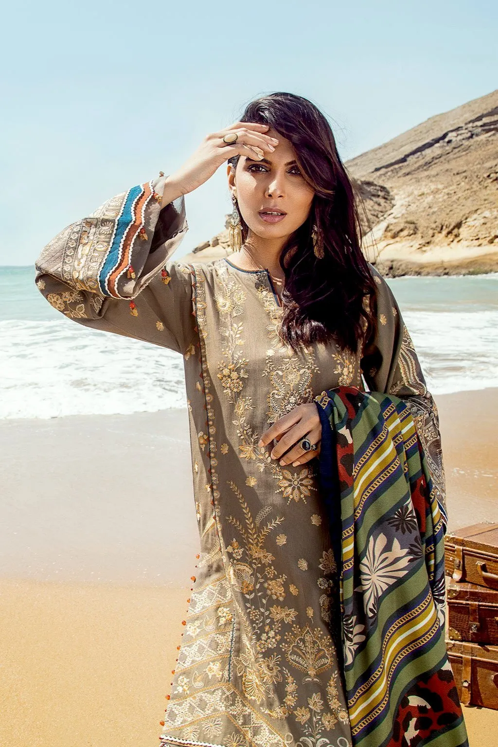 Baroque Khaddar Winter Collection – HAZEL WOOD