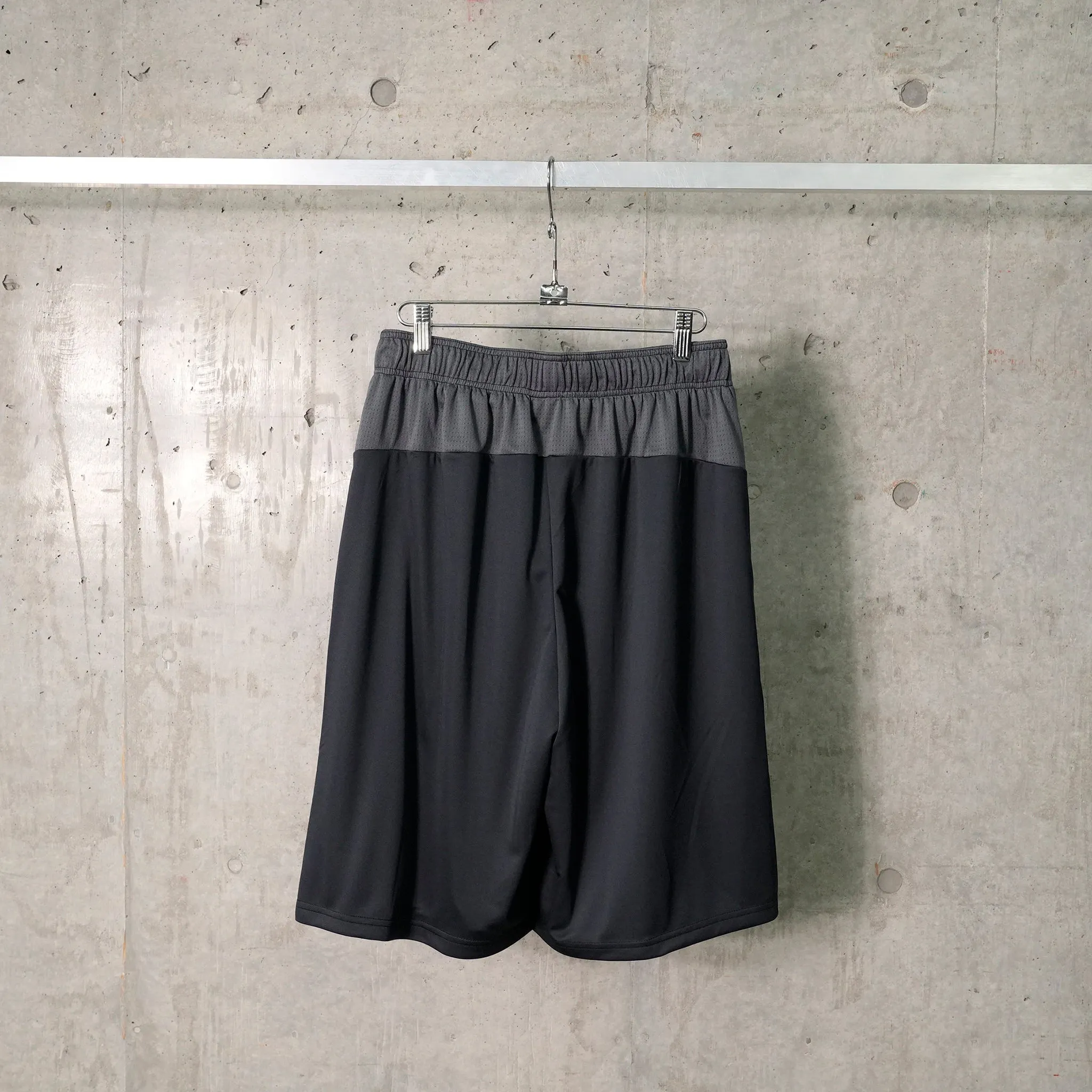 FOOTBALL SHORT / BLACK